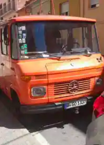 Photo of orange camper bus owned by Sven